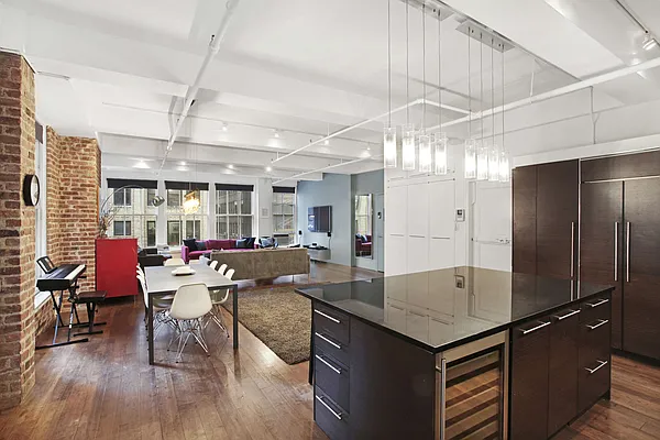 Sold by Compass | media 2