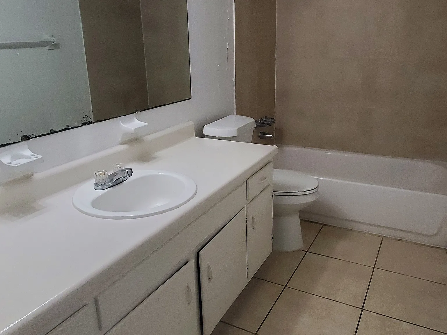 University Place Apartments — Photo 3