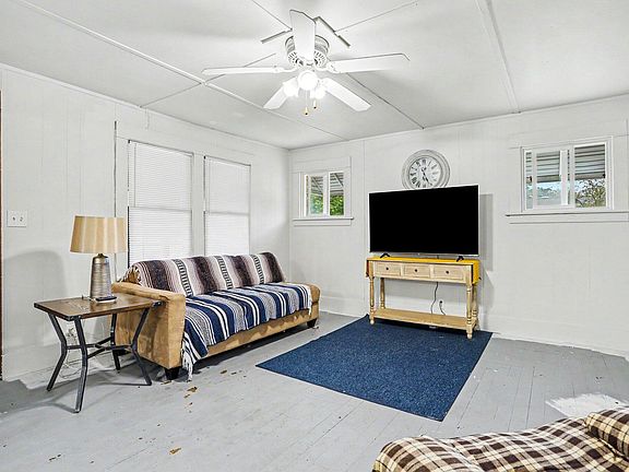 2nd image of 187 Sharon Ave