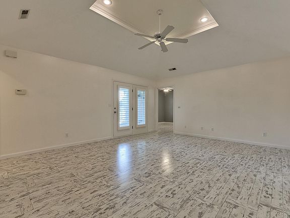 3rd image of 552 S Kasper Dr