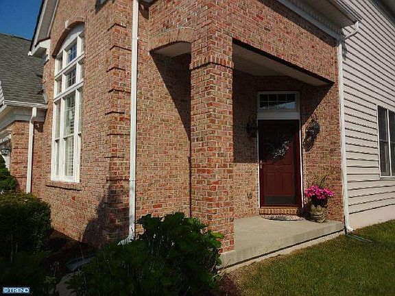 2nd image of 49 S Valentine Dr