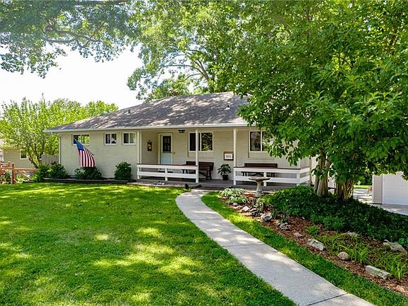 3rd image of 3806 S Greenwich Ln