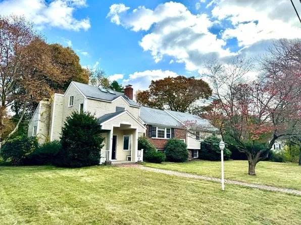 19 Sanderson Rd, Lexington, MA 02420
