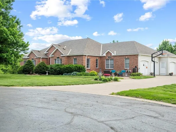 19704 NE Red Oak Blvd, Saint Joseph, MO 64505