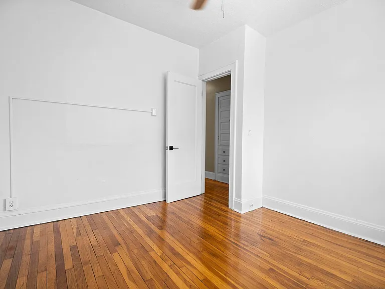 2729 Euclid Heights Blvd #3 — Photo 7