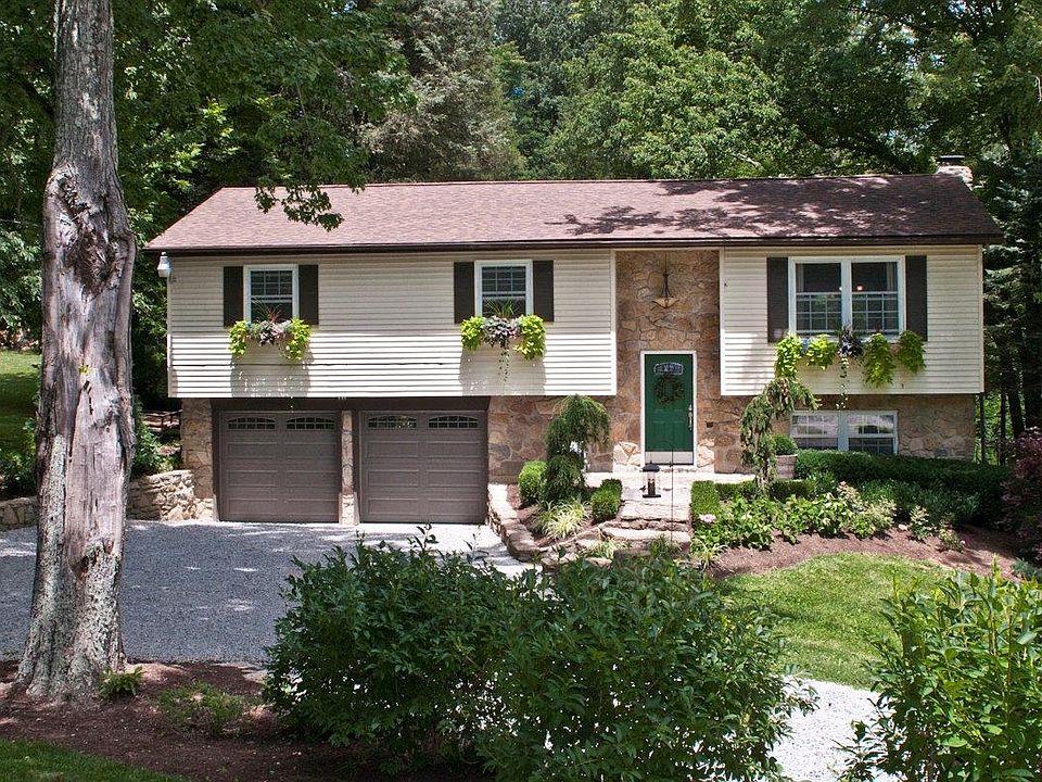 1st image of 2396 Woodville Pike