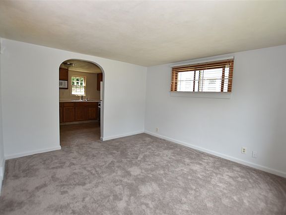 4th image of 1711 Ontario St
