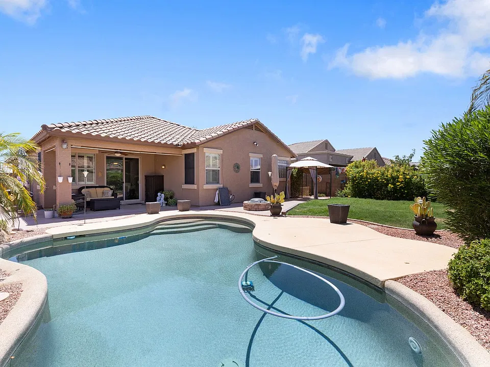 2992 E Ravenswood Dr