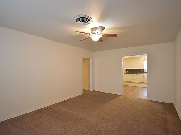 5th image of 2513 SW A Ave