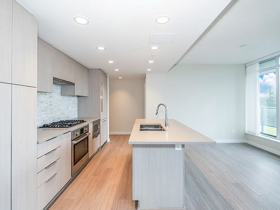 5th image of 1182 Westwood St #1406