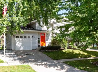 411 E 1st St, Chaska, MN 55318