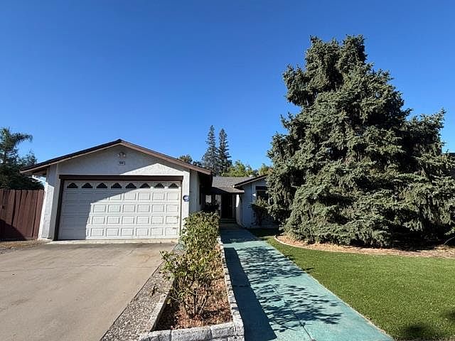 1st image of 3304 Benton Cir