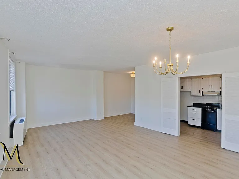 140 Chestnut St — Photo 4