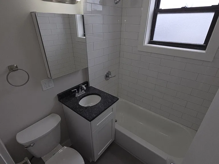 117 Sanford Pl — Photo 7