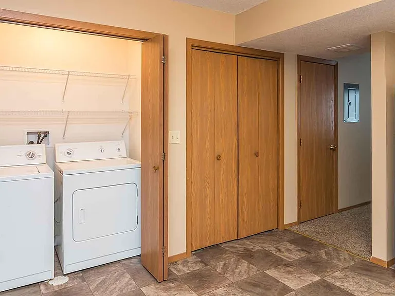 WestPointe Townhomes — Photo 6