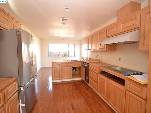 5th image of 6340 Rockrose Dr