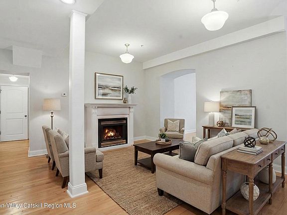 3rd image of 214 W Chestnut Street Unit 106