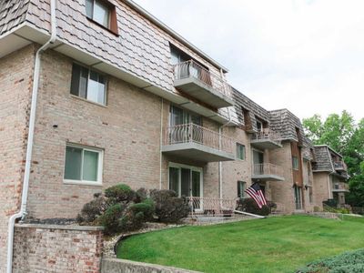 18855 Burnham Ave APT 235, Lansing, IL, 60438