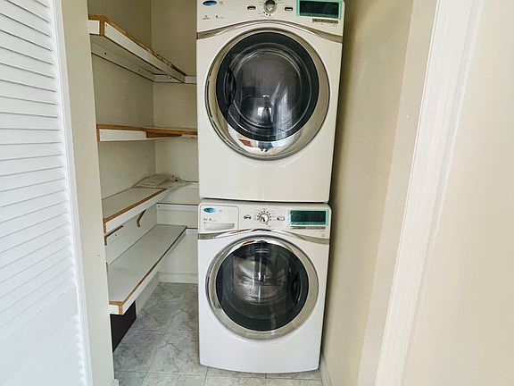 5th image of 273 Wingham St