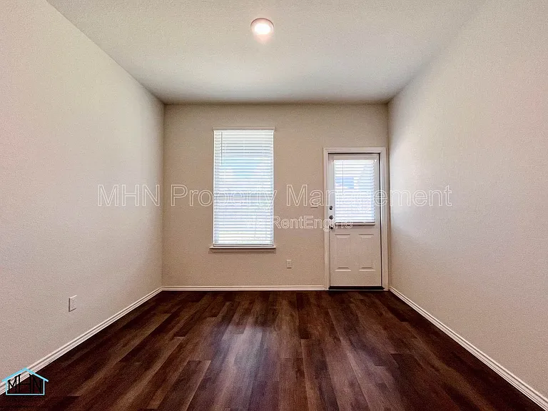 4105 Paddock Trl — Photo 13