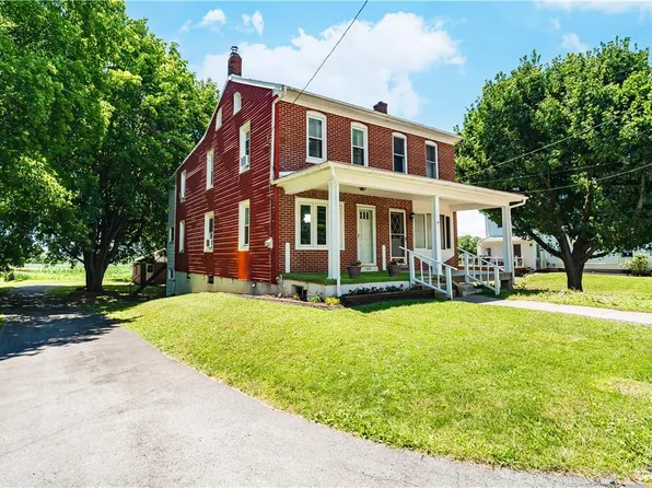 8032 Main St, Fogelsville, PA 18051