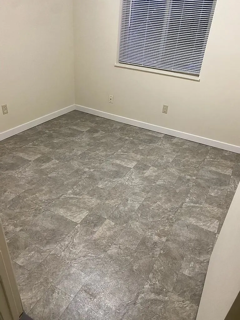 3 bed, $1,100 — Photo 3