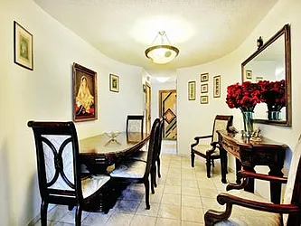 Rented by R New York