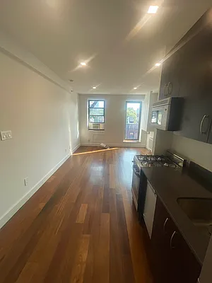 Rented by NorthStar REG LLC | media 8