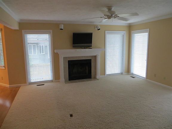 4th image of 9766 S Harbour Pointe Dr