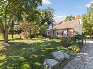 2464 Freeman Dr, Lake Orion, MI