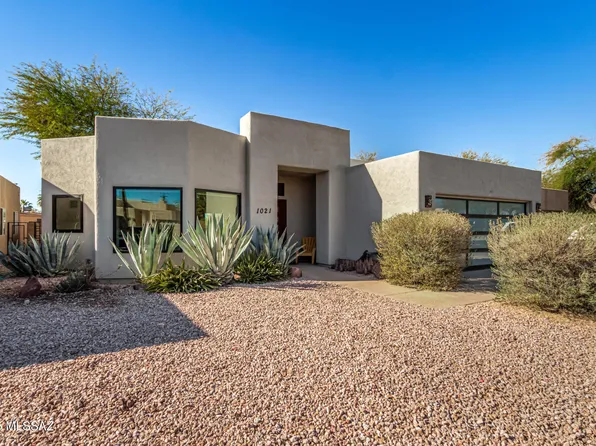 1021 N Del Valle Pl, Tucson, AZ 85711
