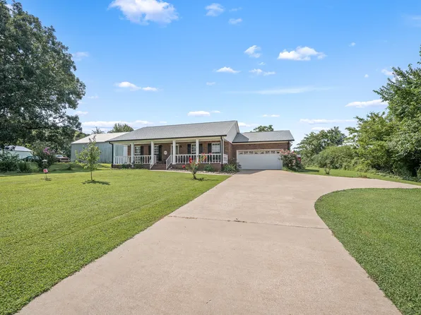528 W Point Rd, Lawrenceburg, TN 38464