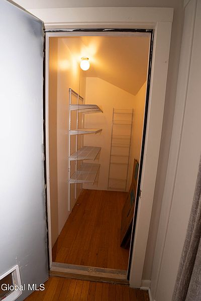 5th image of 136 Van Dyke Road
