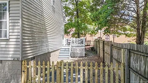 6195 Richmond Rd — Photo 29