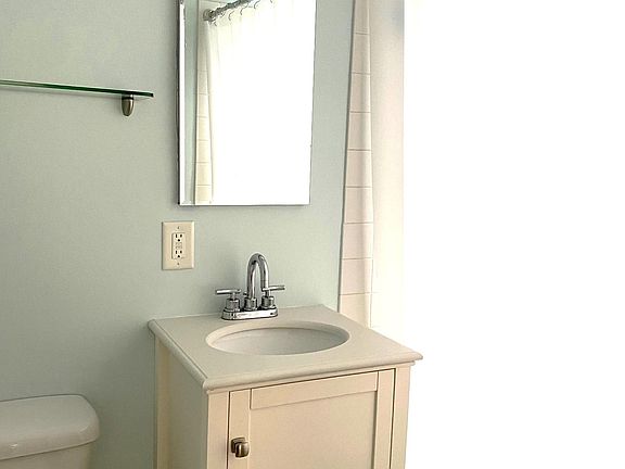 5th image of 5641 N Magnolia Ave #2D