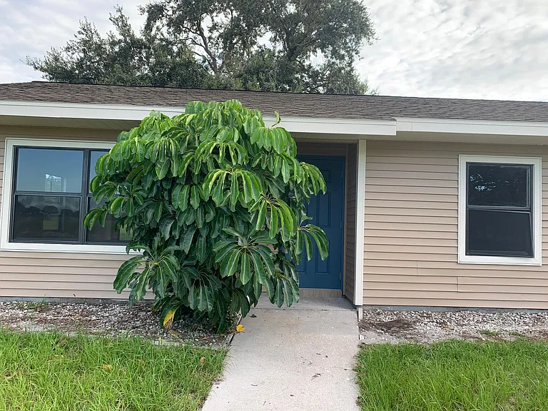 7909 Valencia Rd — Photo 1