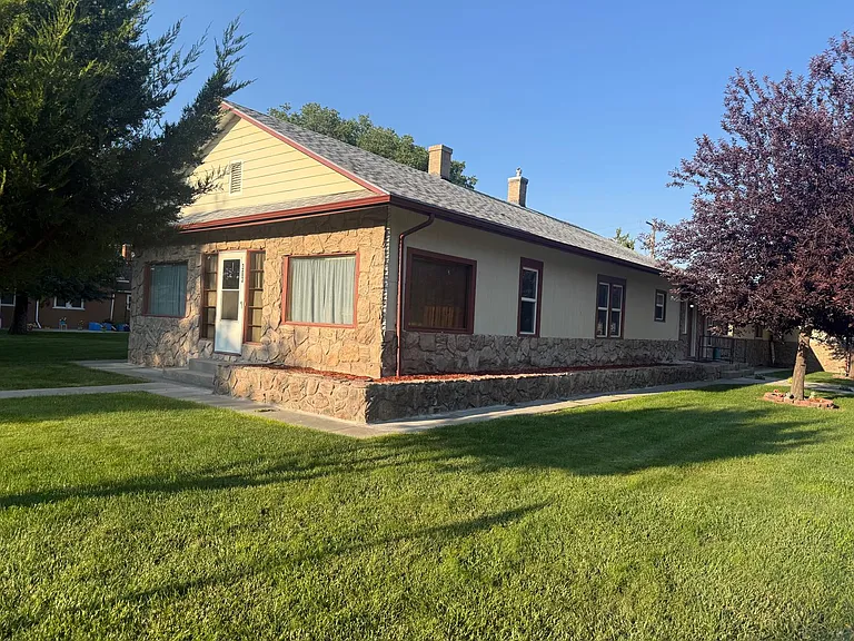 303 Jefferson Ave — Photo 13