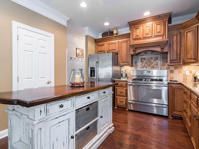 2038 Brook View Ct — Photo 3