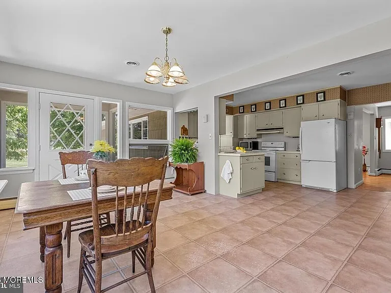 87 Hillside Dr — Photo 16