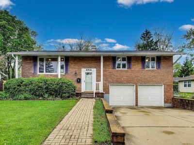 654 N Robinson Dr, Palatine, IL, 60074