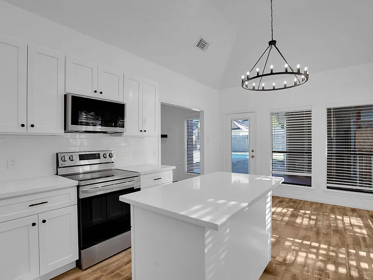 12411 Exbury Ct — Photo 19