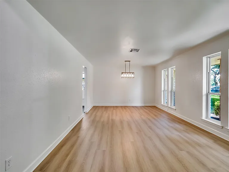 423 Forest Hills Dr — Photo 14
