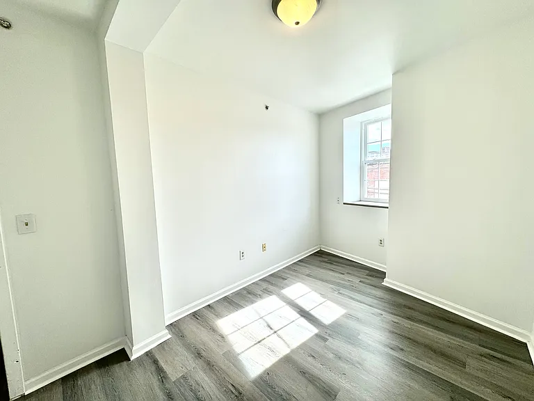 20 N 40th St #34 — Photo 8
