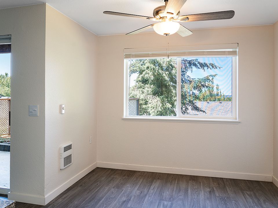 Living & Dining Area