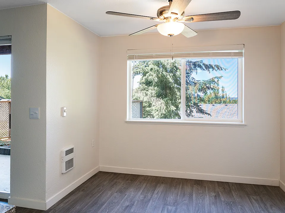Living & Dining Area