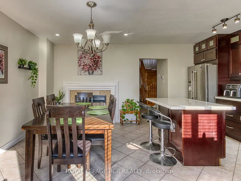 74 Fountainbridge Dr — Photo 11