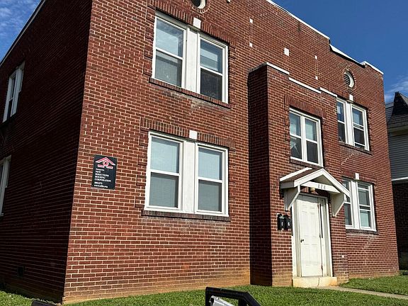 2nd image of 828 S 31st St