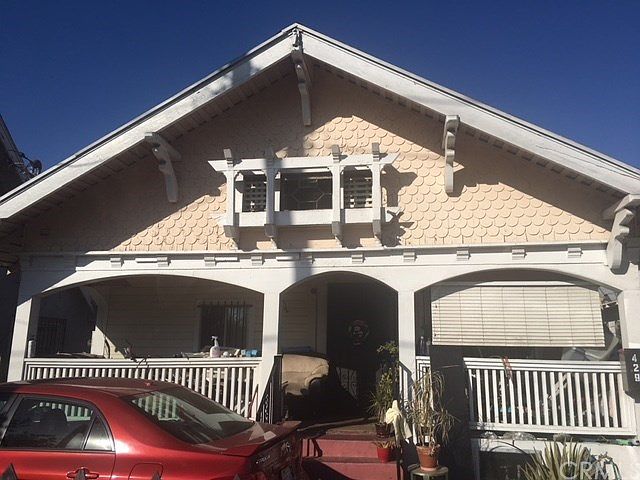1st image of 429 W 56th St