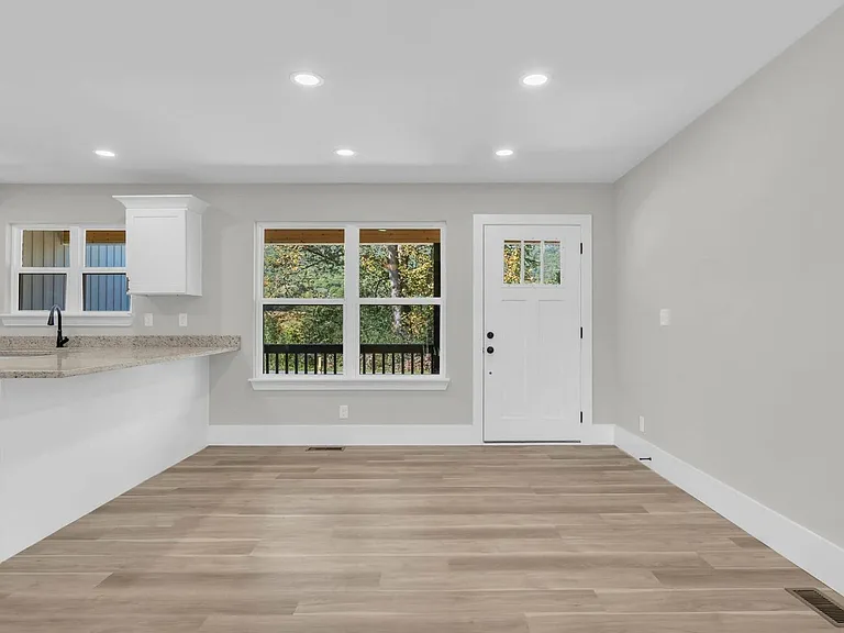 2496 Old York Hwy — Photo 4