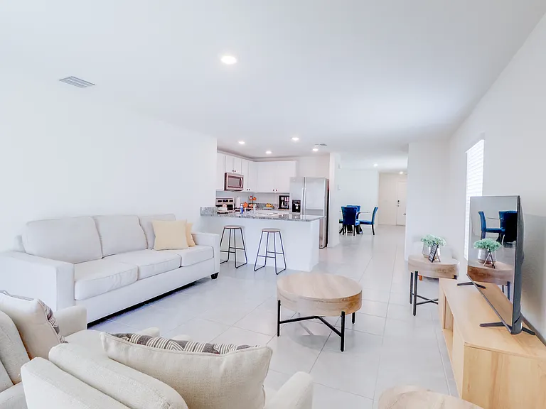 8695 SW 46th Ave — Photo 11